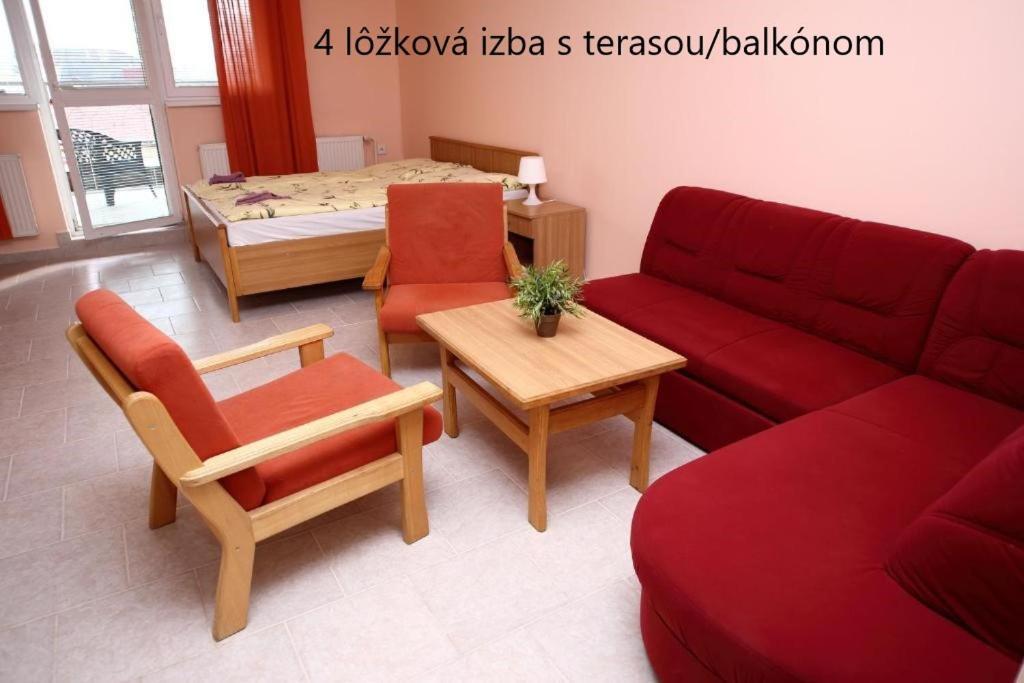 Europa Penzion Štúrovo エクステリア 写真